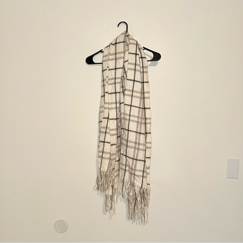 Elegant Cream and Gray Plaid Scarf